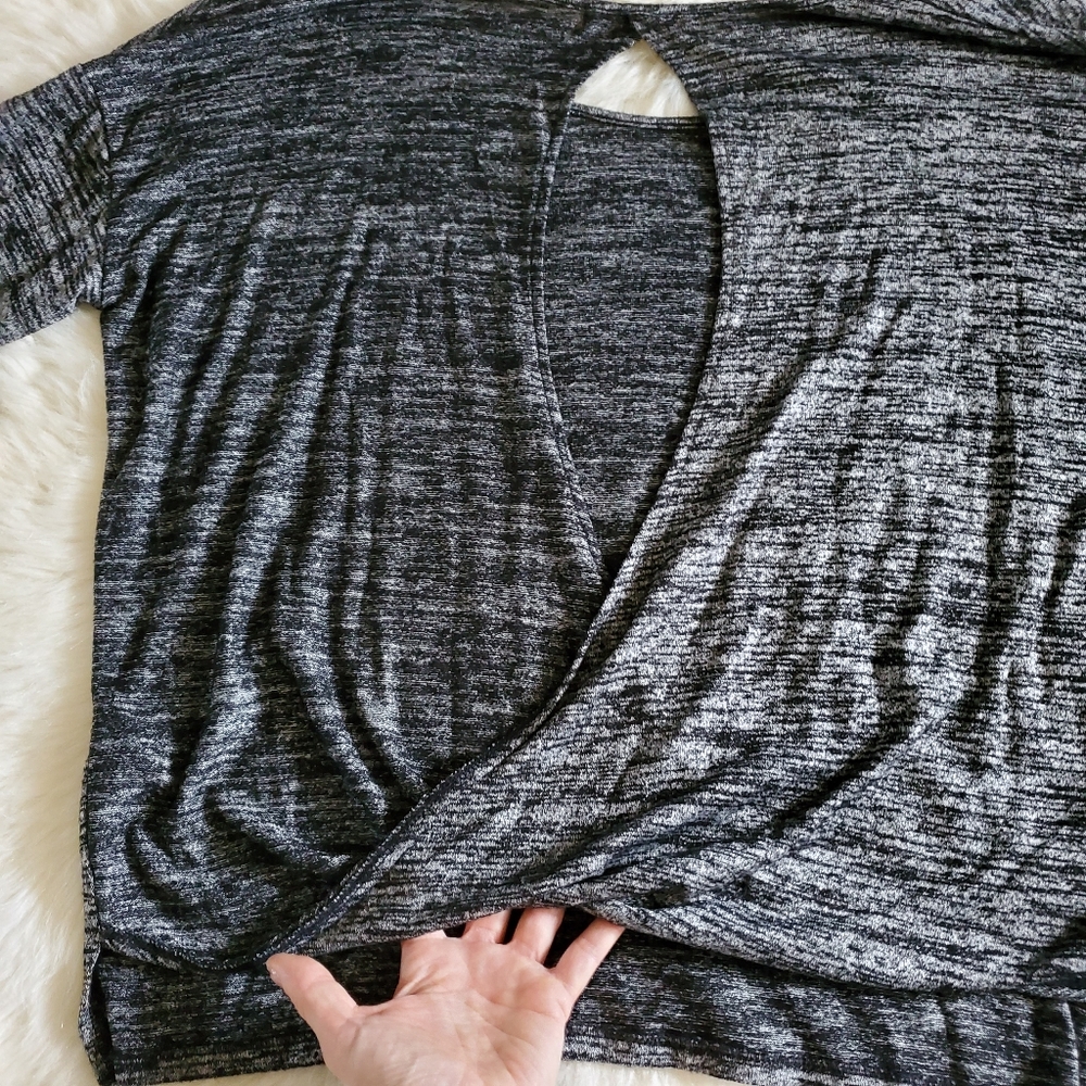 Rag & Bone Mia Long Sleeve Back Cutout Top Size Medium - Picture 5 of 10